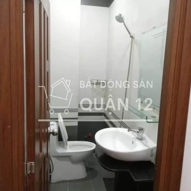 Kẹt tiền sau dịch bán nhà Nguyễn Văn Quá 1,57 tỷ, Q12, 4x13m, sổ riêng