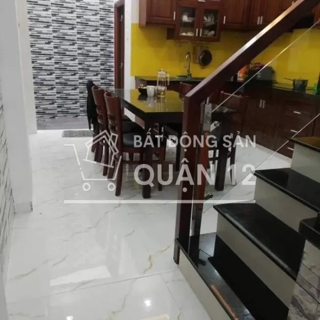 Kẹt tiền sau dịch bán nhà Nguyễn Văn Quá 1,57 tỷ, Q12, 4x13m, sổ riêng