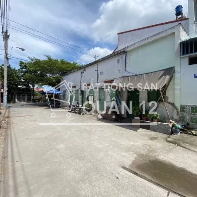 Bán Nhà. 2MT. BA PHỤ. 1 KiOt. 4 Phòng Trọ. Giá:(6.5 )tỷ