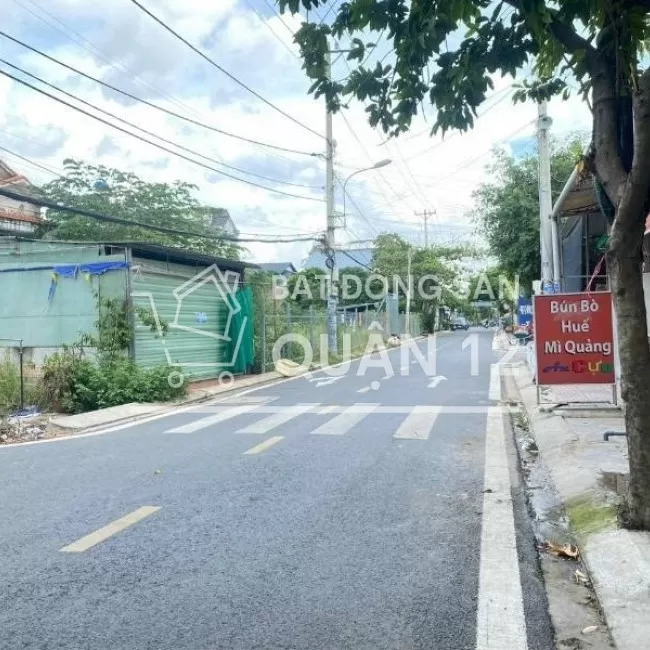 Bán Nhà. 2MT. BA PHỤ. 1 KiOt. 4 Phòng Trọ. Giá:(6.5 )tỷ