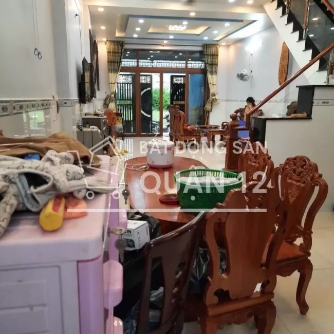 Nhà Thạnh Xuân 25. DT: 5 x 17.5m2. SHR. ( 1 Tr. 2L.3P.Ngủ )