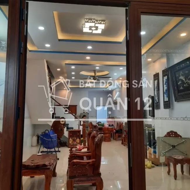 Nhà Thạnh Xuân 25. DT: 5 x 17.5m2. SHR. ( 1 Tr. 2L.3P.Ngủ )