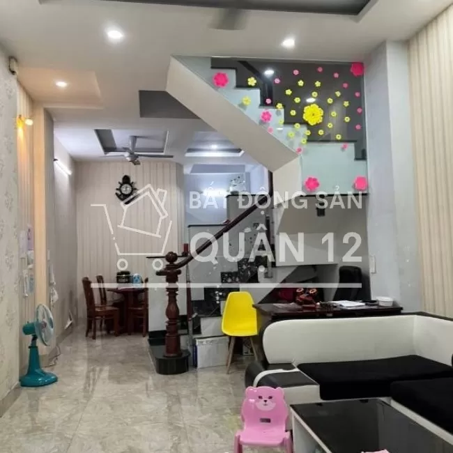 Bán Nhà. Đường TX25. 1 Trệt.3 lầu. Đối Diện Ủy Ban. Giá:( 4.5 )tỷ