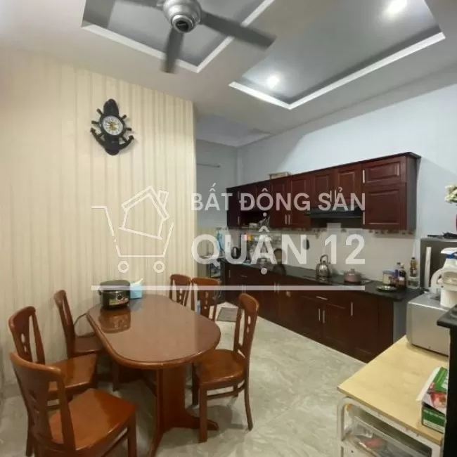 Bán Nhà. Đường TX25. 1 Trệt.3 lầu. Đối Diện Ủy Ban. Giá:( 4.5 )tỷ