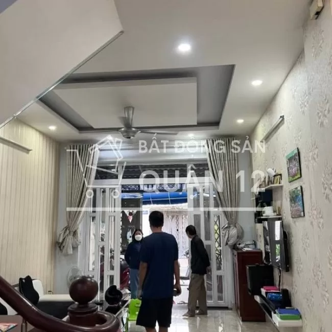 Bán Nhà. Đường TX25. 1 Trệt.3 lầu. Đối Diện Ủy Ban. Giá:( 4.5 )tỷ