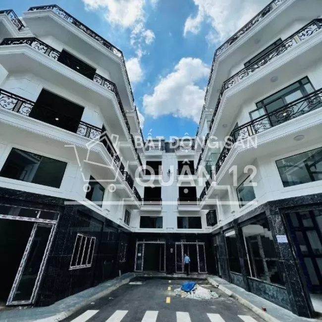 nhà bán Quận 12 nhà 1 trệt 3 lầu giá chỉ 5 tỷ