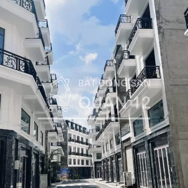 nhà bán Quận 12 nhà 1 trệt 3 lầu giá chỉ 5 tỷ