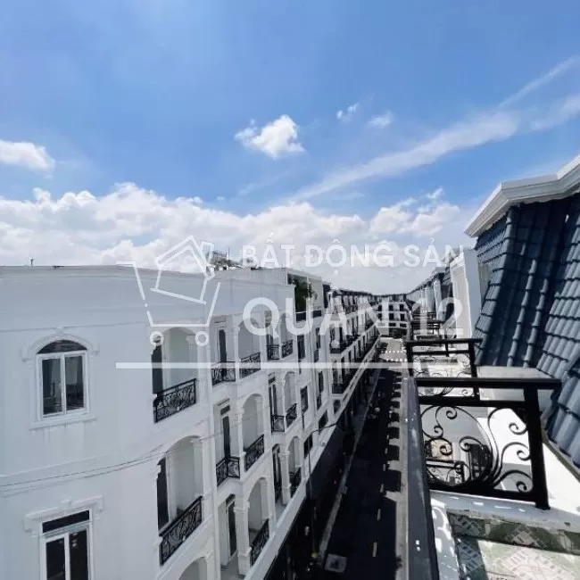 nhà bán Quận 12 nhà 1 trệt 3 lầu giá chỉ 5 tỷ