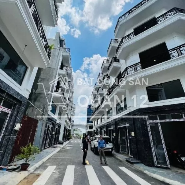 nhà bán Quận 12 nhà 1 trệt 3 lầu giá chỉ 5 tỷ