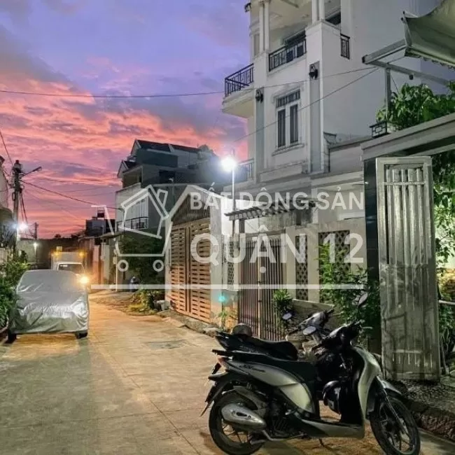 Nhà xây mới 1 trệt 1 lửng 3Pn,Hxh,sân rộng full thổ cư 93.2m2