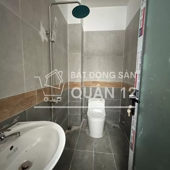 Nhà xây mới 1 trệt 1 lửng 3Pn,Hxh,sân rộng full thổ cư 93.2m2