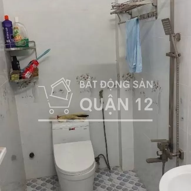 cần bán nhà gấp quận 12 đường 2 xe công tránh