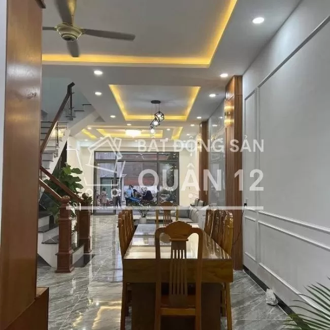 NHÀ 2 LẦU  Hà Huy Giáp  - Quận 12  có vỉa hè kinh doanh 