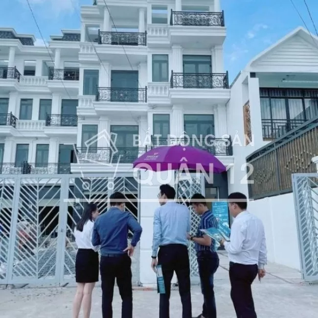 Cần bán nhà đẹp 122m2, ngan 4m, chỉ 6.9 tỷ đường Tô Ngọc Vân Quận 12.