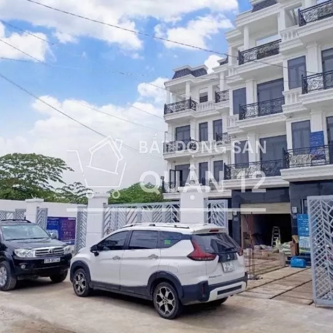 Cần bán nhà đẹp 122m2, ngan 4m, chỉ 6.9 tỷ đường Tô Ngọc Vân Quận 12.