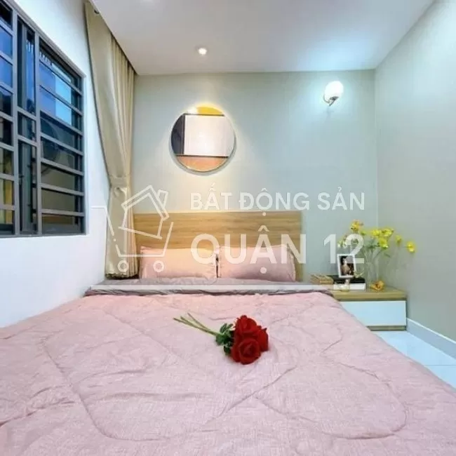Bán gấp nhà riêng quận 12, 1 trệt 1 lầu 4 PN 3 WC. 