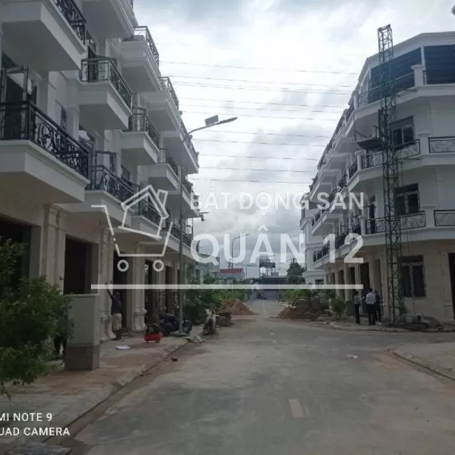  Mở bán 3 căn nhà phố  An Phú Đông Quận 12, DT 200m2, giá 6,2 tỷ/căn