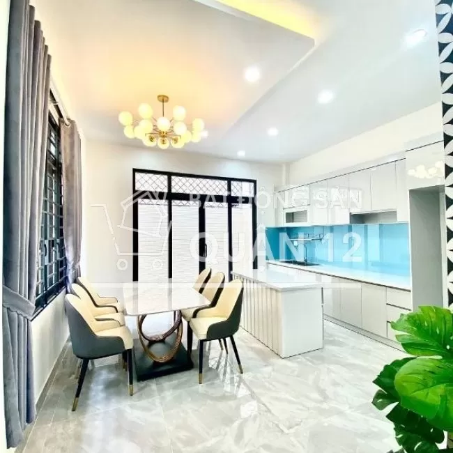 Bán nhà phố 4x18 đúc 3 lầu gần CĐ ĐIỆN LỰC giá 4.8 tỷ còn thương lượng
