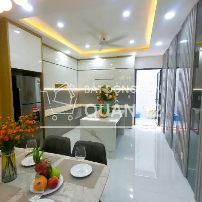 Bán nhà gần chợ An Phú Đông Vườn Lài (4x18m) 1 trệt 3 lầu 4PN, 5WC