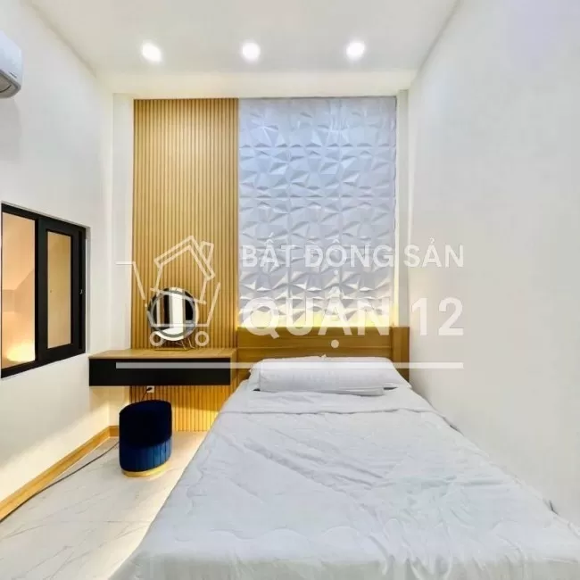Bán Nhà Quận 12,An Phú Đông UBND,1trệt 3 lầu,4.5x17 đường 10m,SHR 