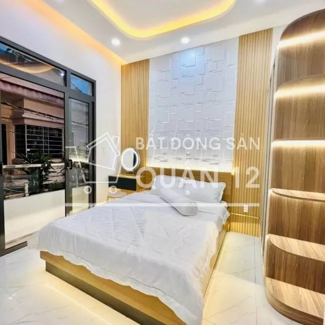 Bán Nhà Quận 12,An Phú Đông UBND,1trệt 3 lầu,4.5x17 đường 10m,SHR 