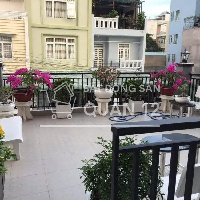 Gấp bán chdv 1 trệt 3 lầu sân thượng, dtcn 157m 12 pn hẻm hai xe tải