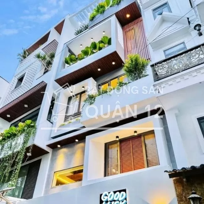 Bán Gấp Nhà Vườn Lài,An Phú Đông,4.5x18 4tầng,đường 10m, đậu ô tô SHR