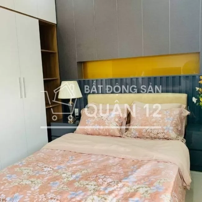 Bán Gấp Nhà Vườn Lài,An Phú Đông,4.5x18 4tầng,đường 10m, đậu ô tô SHR