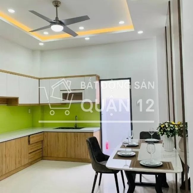 Bán Gấp Nhà Vườn Lài,An Phú Đông,4.5x18 4tầng,đường 10m, đậu ô tô SHR