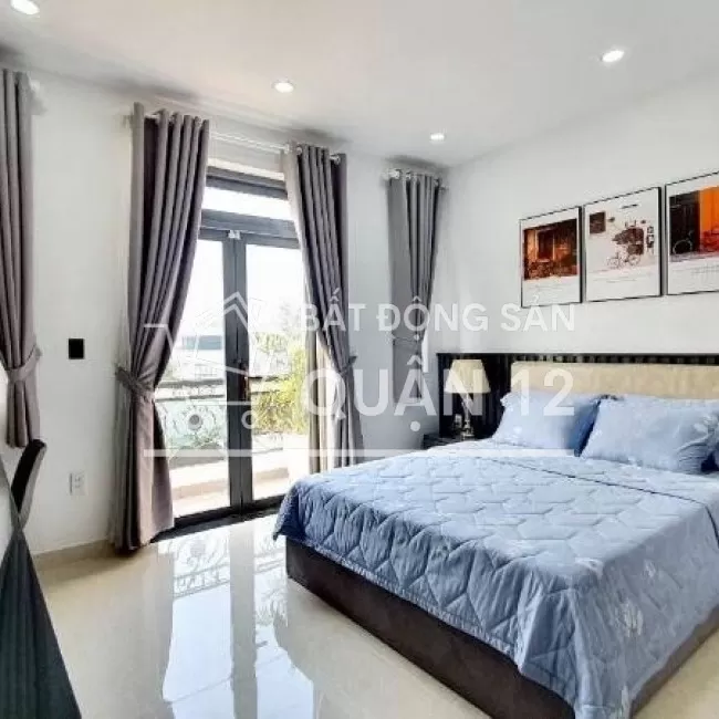 Bán Gấp Nhà Vườn Lài,An Phú Đông,4.5x18 4tầng,đường 10m, đậu ô tô SHR