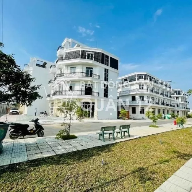 Bán nhà mặt tiền ngay Vườn Lài-APĐ mặt tiền công viên, có hồ bơi SHR