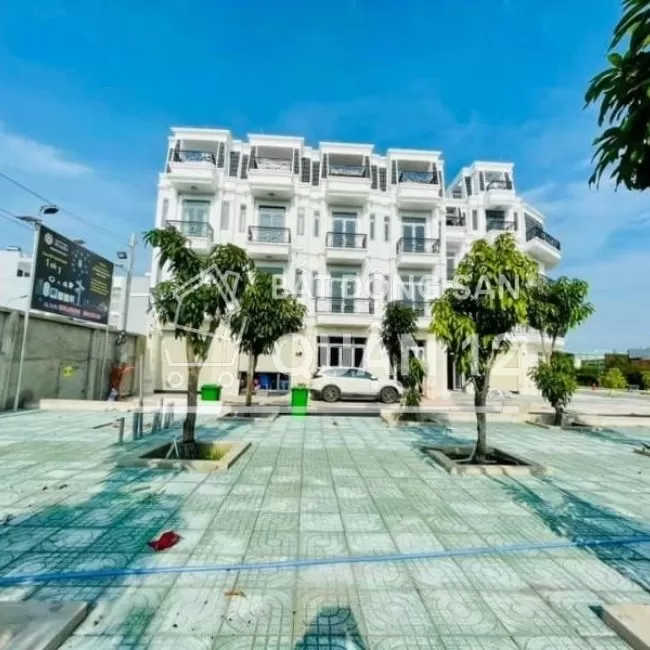 Bán nhà mặt tiền ngay Vườn Lài-APĐ mặt tiền công viên, có hồ bơi SHR