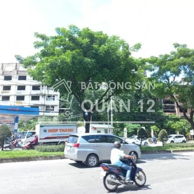 Cho thuê tòa nhà 2 mặt tiền đường lớn trung tâm quận 12. dtxd: 14948m2