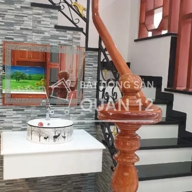 Bán nhà Đông Hưng Thuận Quận 12, 7x12, 3 lầu, cách Nguyễn Văn Quá 300m