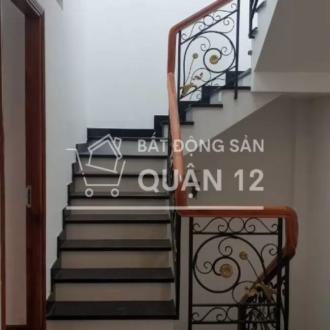 Bán nhà Đông Hưng Thuận Quận 12, 7x12, 3 lầu, cách Nguyễn Văn Quá 300m