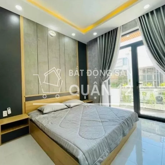 Cần Bán Gấp 2 Căn Nhà, 1 Trệt 3 Lầu, Đường Hà Huy Giáp, Q12, 5x16m.  