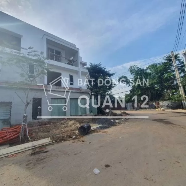bán 2 căn np góc ngã tư DA Picity Q12. 26,9 tỷ, 216m2