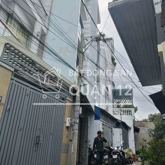 Bán nhà hẻm xe hơi Quốc Lộ 1A, CV Phần Mềm Quang Trung