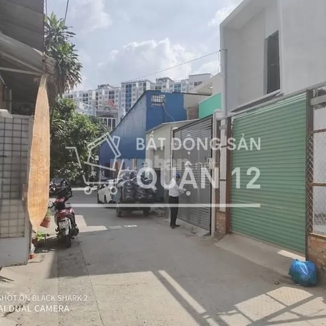 Bán nhà gần chợ Lạc Quang, P.TTN, Q.12, HXH 8m, gần Trường Chinh