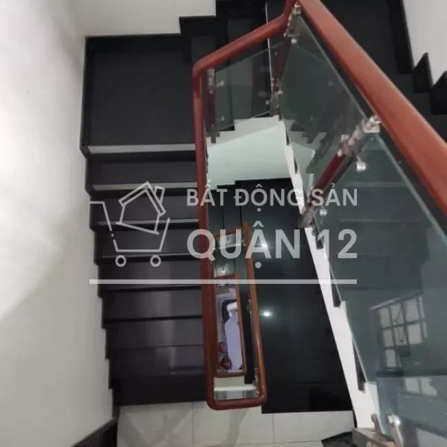 Bán nhà Trường Chinh,1 xẹc, sát mặt tiền, 4.5x19.5m, 4 tầng, bán nhanh