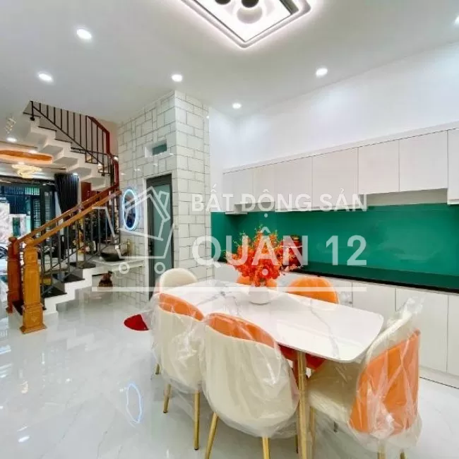 Nhà mới 3 lầu giá 4.7 tỷ (TL) về ở ngay 4x18m, SHR, gần cầu ngã tư ga