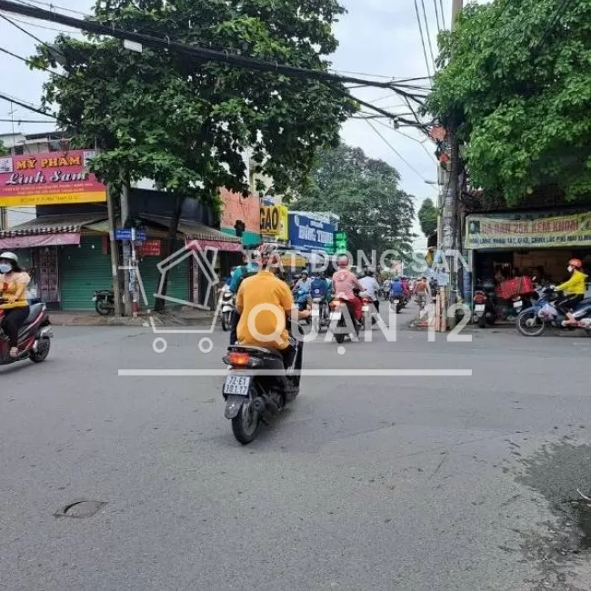 nhà bán MT đường Ngay ngã tư TTH22 và HT37 ngay chợ 