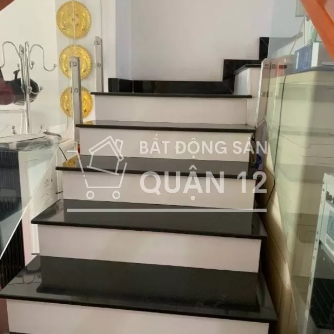 Hoa hồng 1% nhà phố Thạnh Lộc đường xe tải lớn tránh nhau
