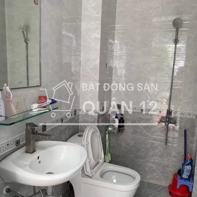 Hoa hồng 1% nhà phố Thạnh Lộc đường xe tải lớn tránh nhau