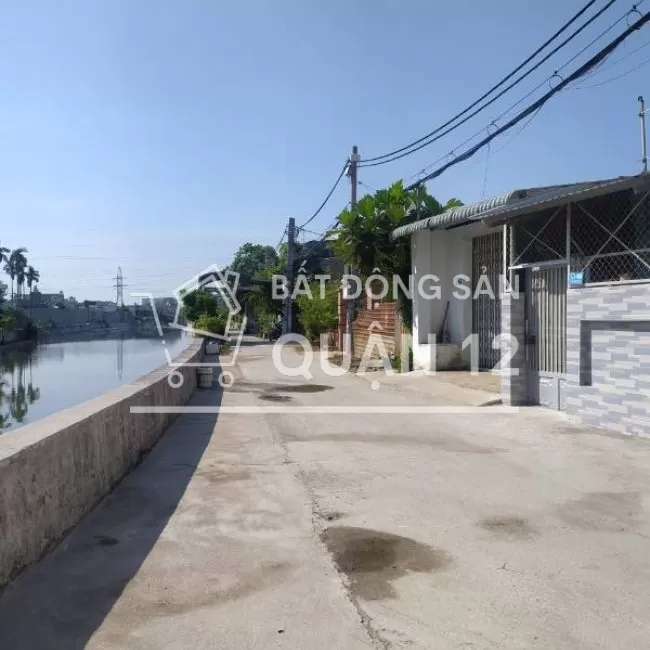 nhà mặt tiền đường cầu giao khẩu ngã tư ga