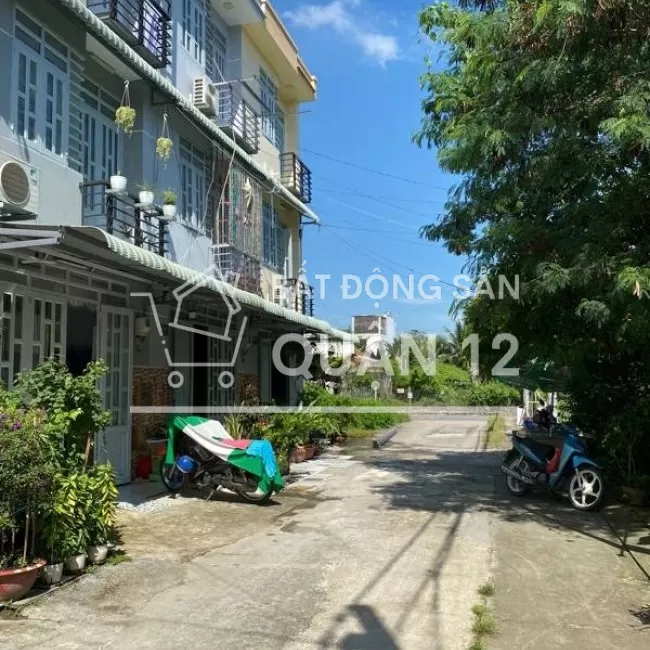 Tôi chính chủ cần bán căn nhà sổ Hồng chung hẻm xe hơi đậu cửa