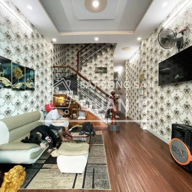 Nhà 2 lầu DT 4x16m hẻm xe hơi đường Vườn Lài gần cầu sắt An Phú Đông