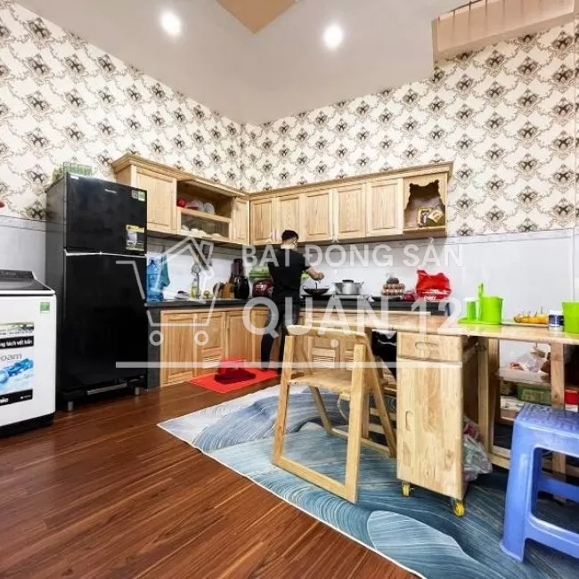 Nhà 2 lầu DT 4x16m hẻm xe hơi đường Vườn Lài gần cầu sắt An Phú Đông
