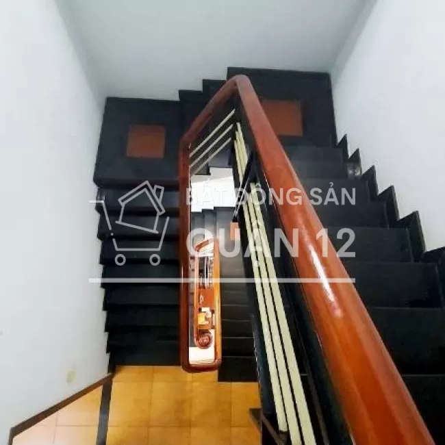 Bán nhà 3 tầng hẻm ô tô đường Tô Ký 90m2 5 tỷ...