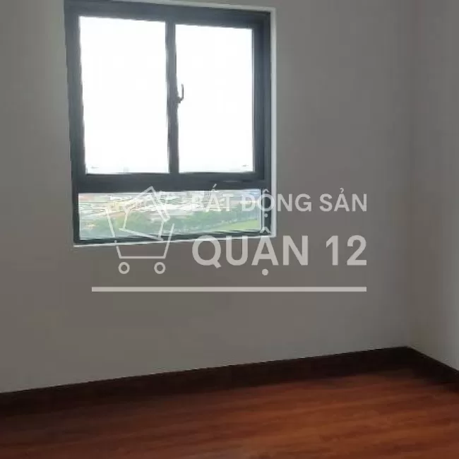 Căn hộ cao cấp, tầng cao, view đẹp, hai phòng ngủ và hai nhà vệ sinh. 